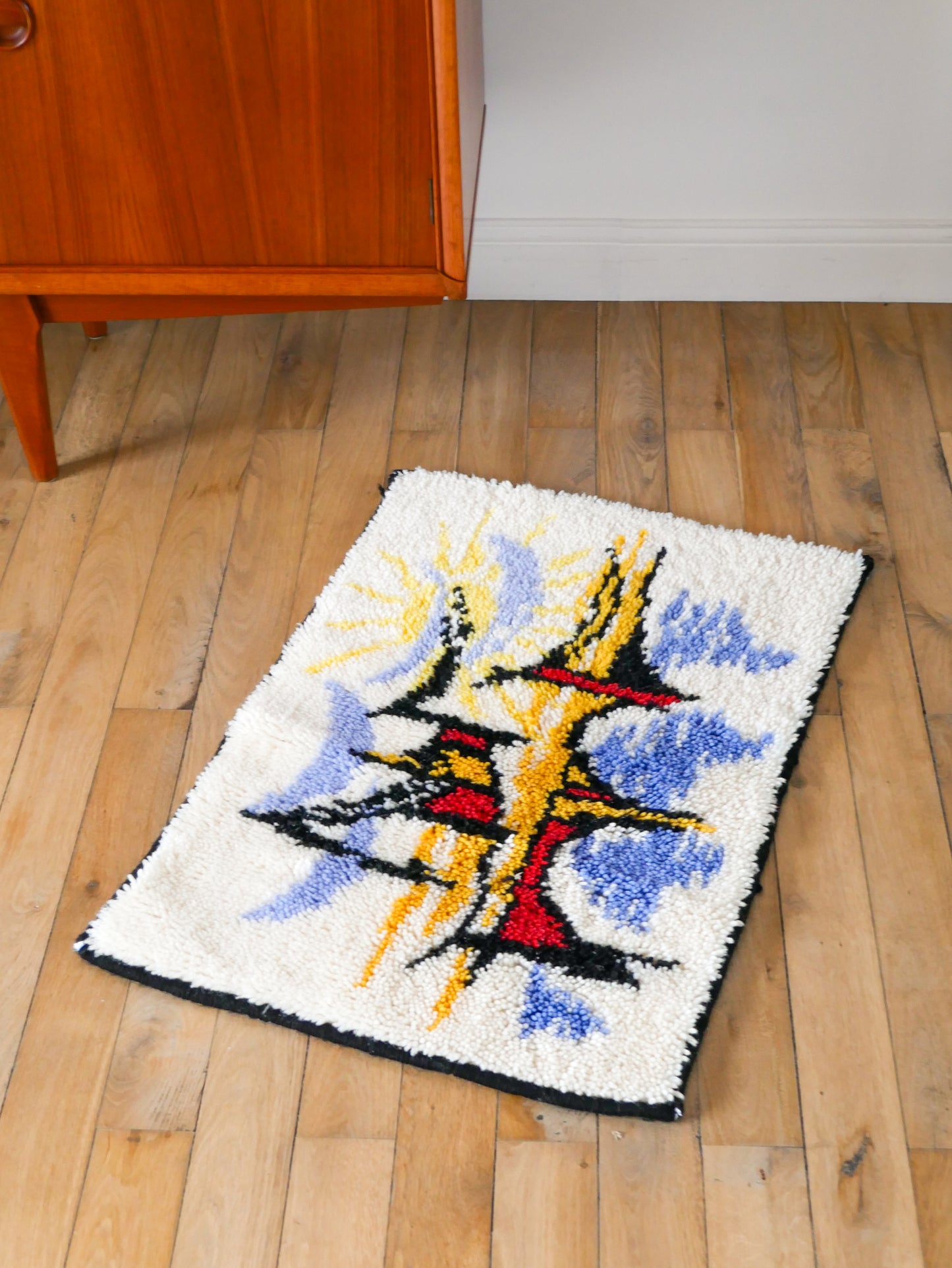 Tapis tufté vintage, motifs abstraits, Design, 1970