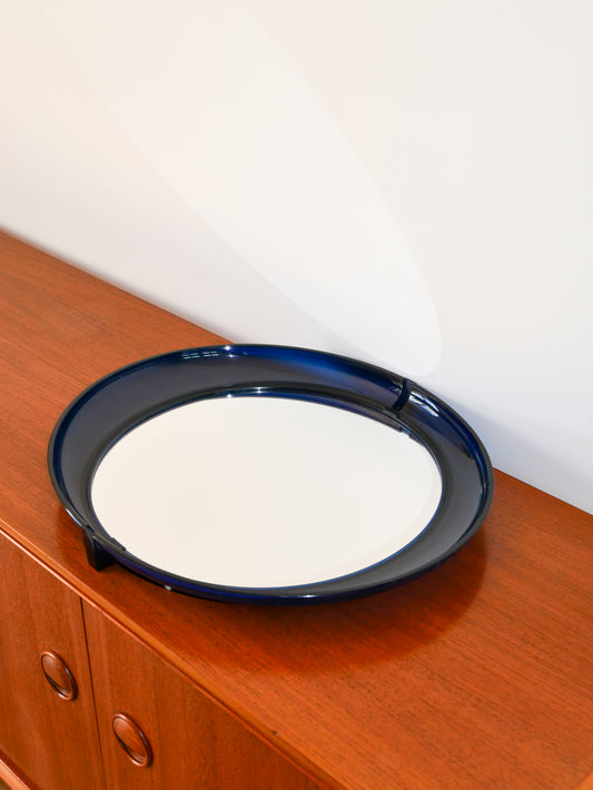 Miroir oval en plexi bleu marine, 1970