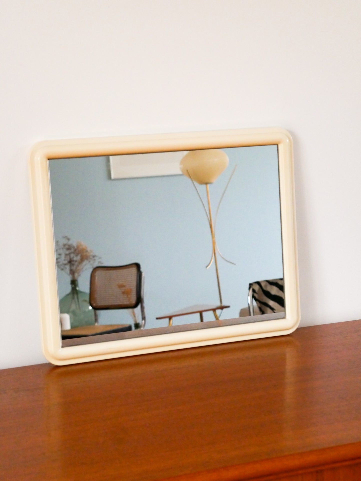 Petit miroir rectangulaire en plastique, Crème, Design, 1970