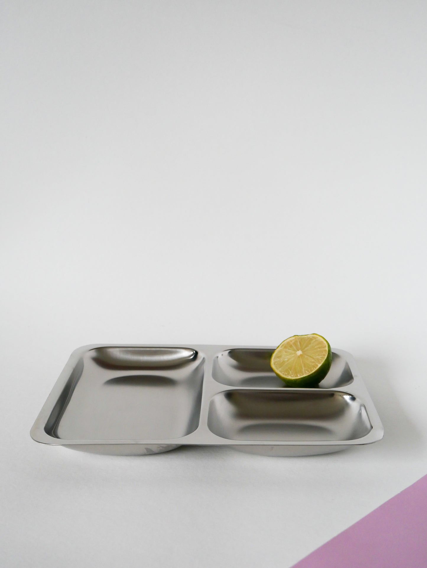 Plat rectangulaire à apéritif en inox brossé, Design, 1970