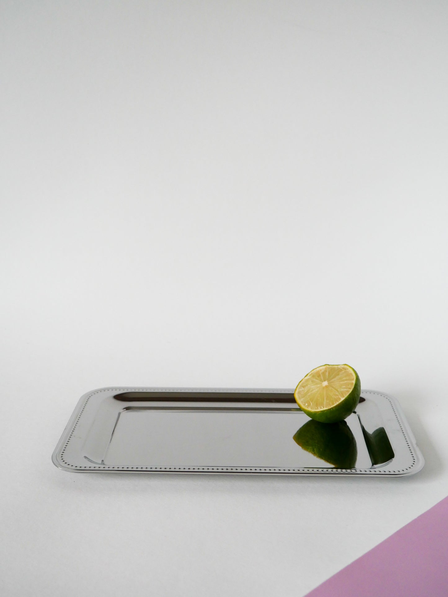 Plat rectangulaire en inox, reliefs pois, Design, 1970