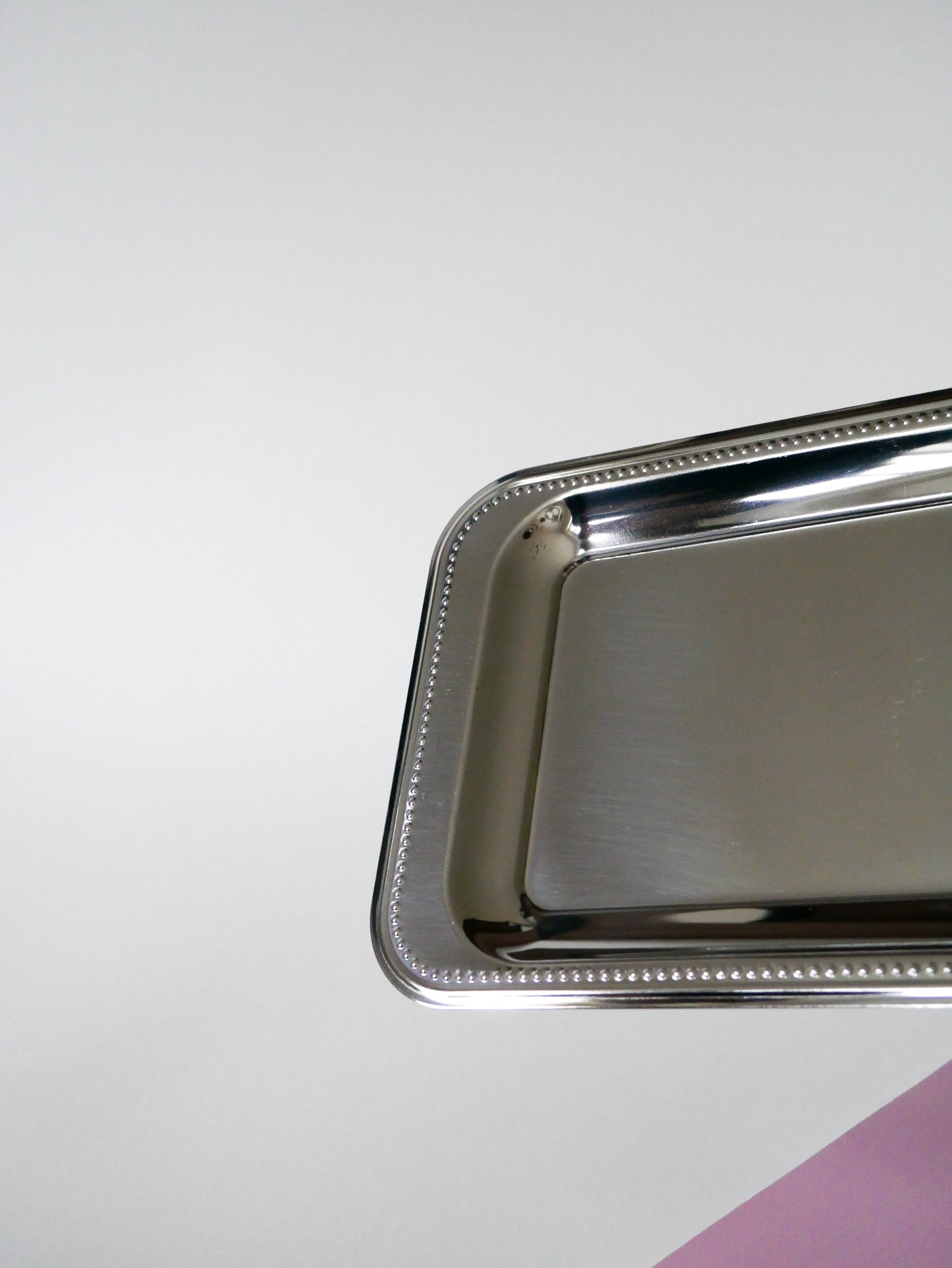 Plat rectangulaire en inox, reliefs pois, Design, 1970