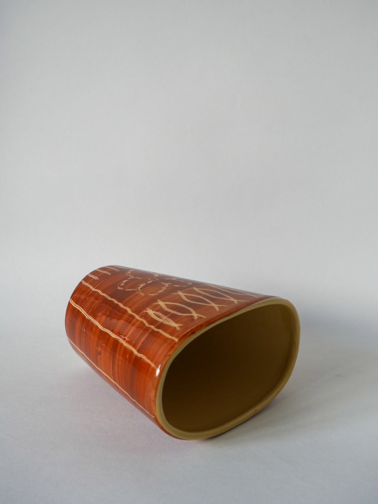 Vase en céramique beige et marron motifs numéroté 1970