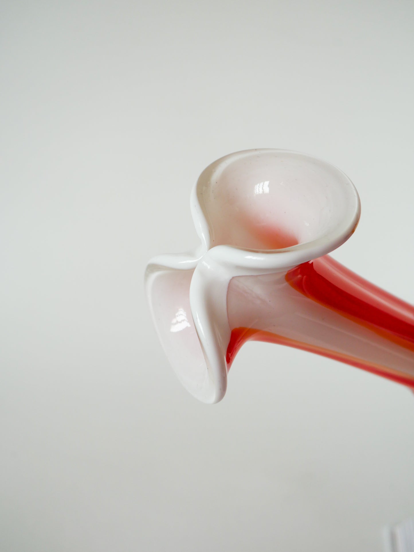 Vase en pâte de verre orange et opaline, 1970