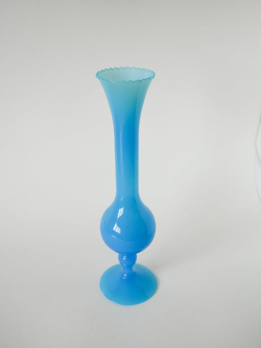 Grand vase en opaline bleu dentelé, 1970