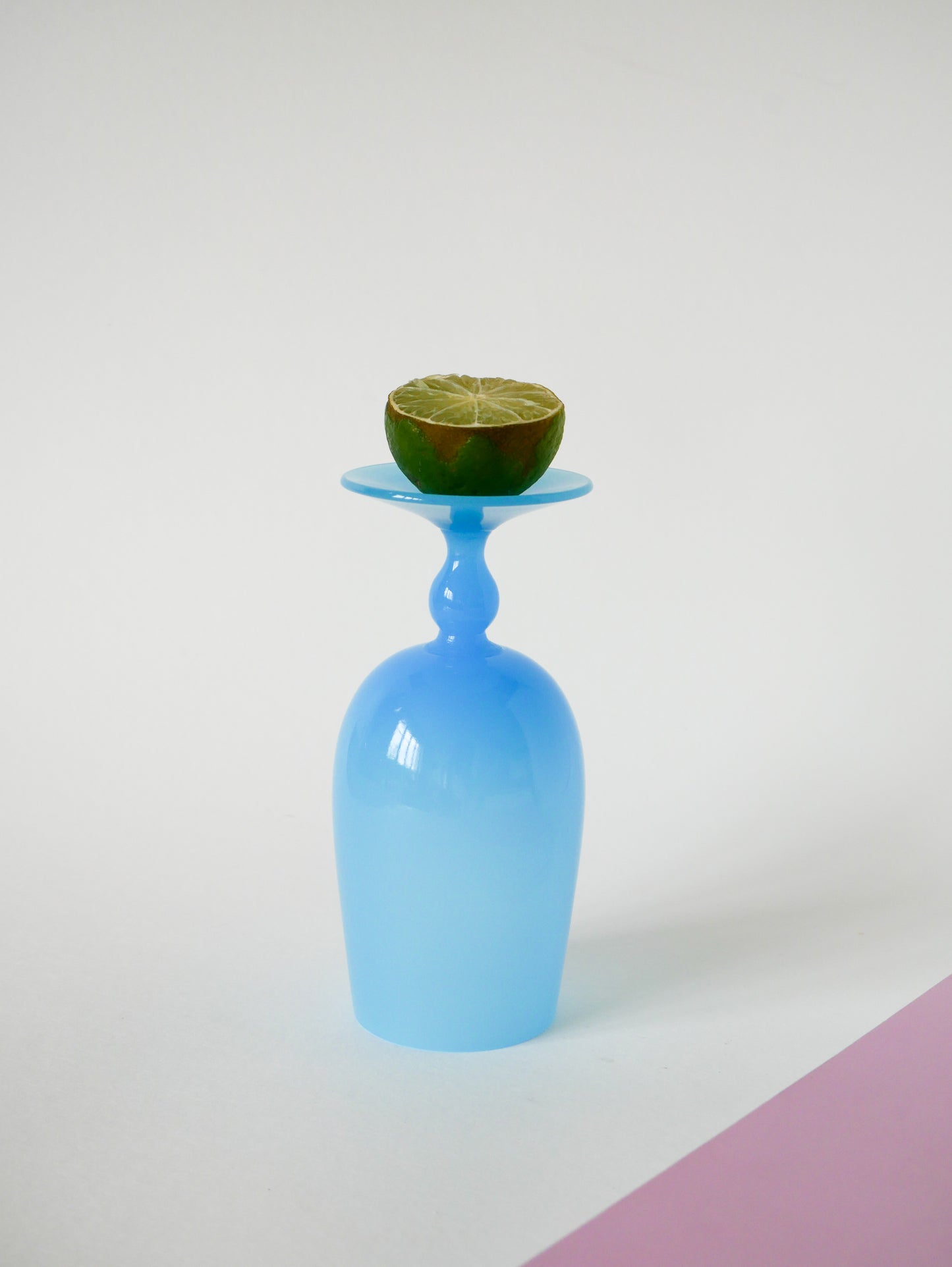 Vase en opaline bleu ciel, 1960