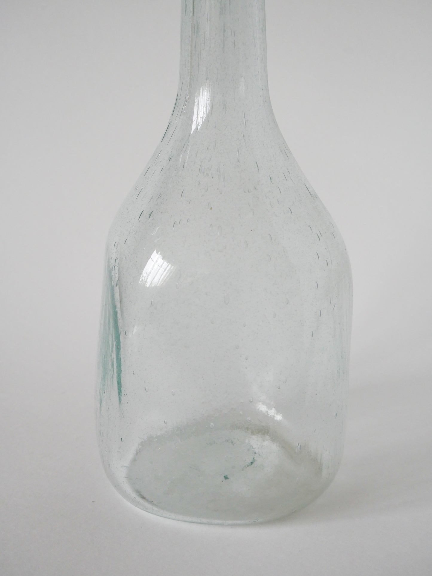 Grande bouteille en verre bullé style Biot, 1970