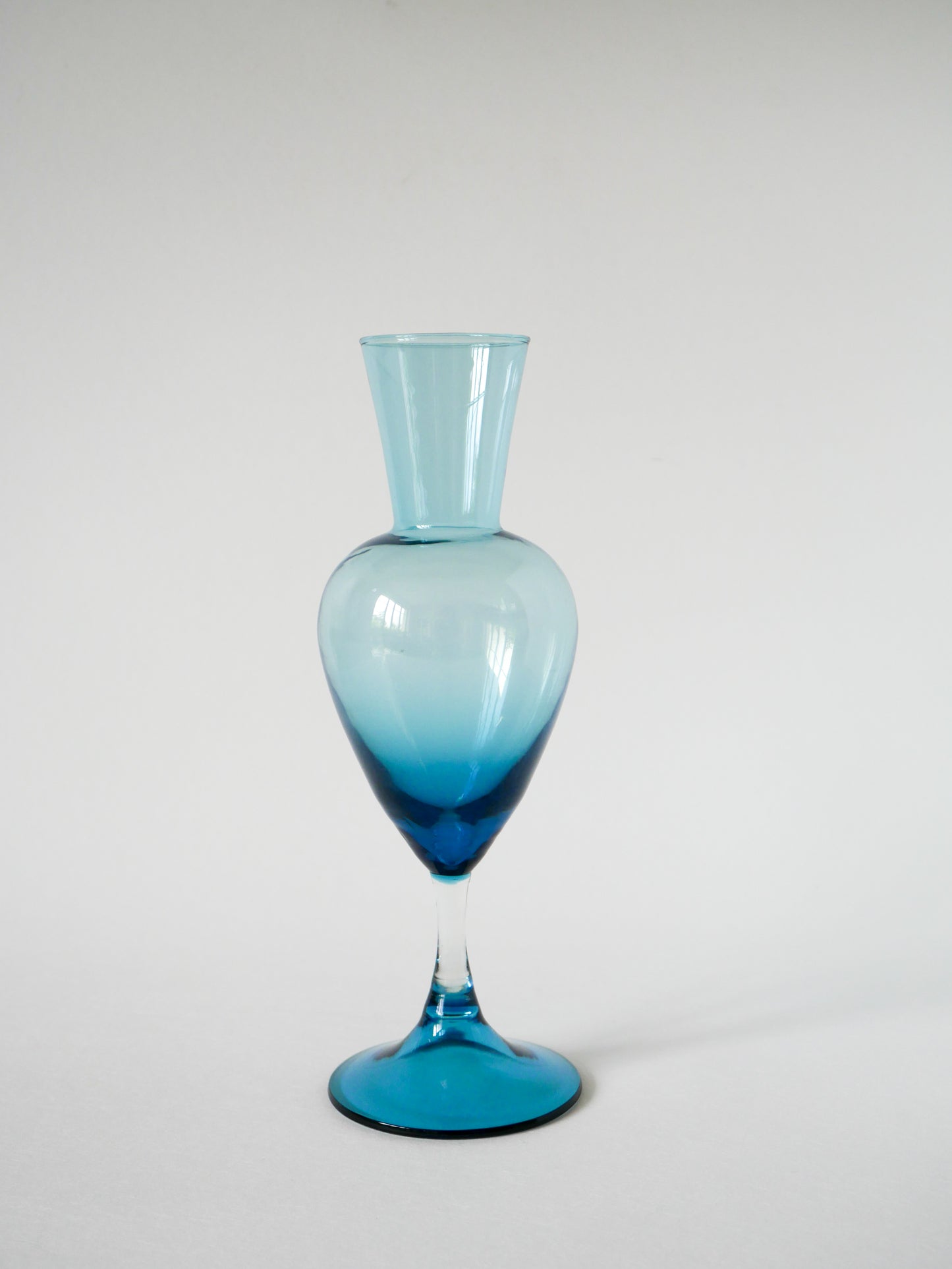 Vase en verre bleu vintage, Design, 1970