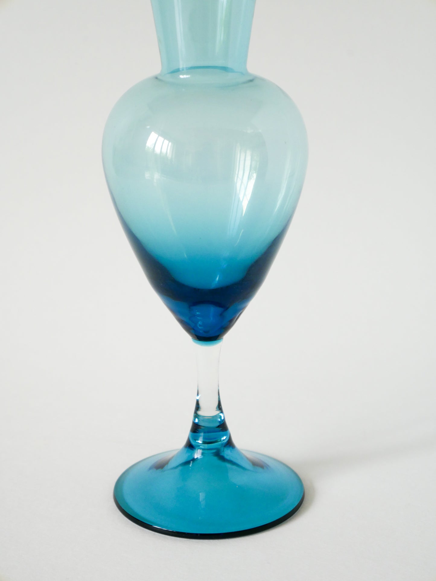 Vase en verre bleu vintage, Design, 1970