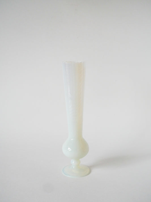 Vase en opaline texturé, Blanc, 1960