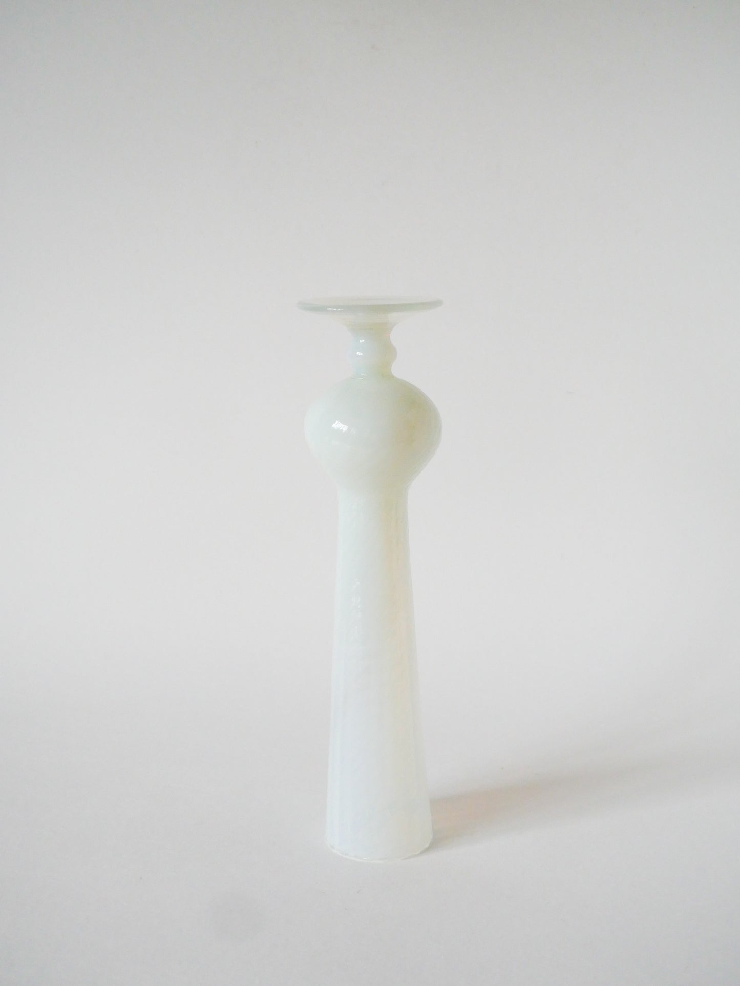 Vase en opaline texturé, Blanc, 1960