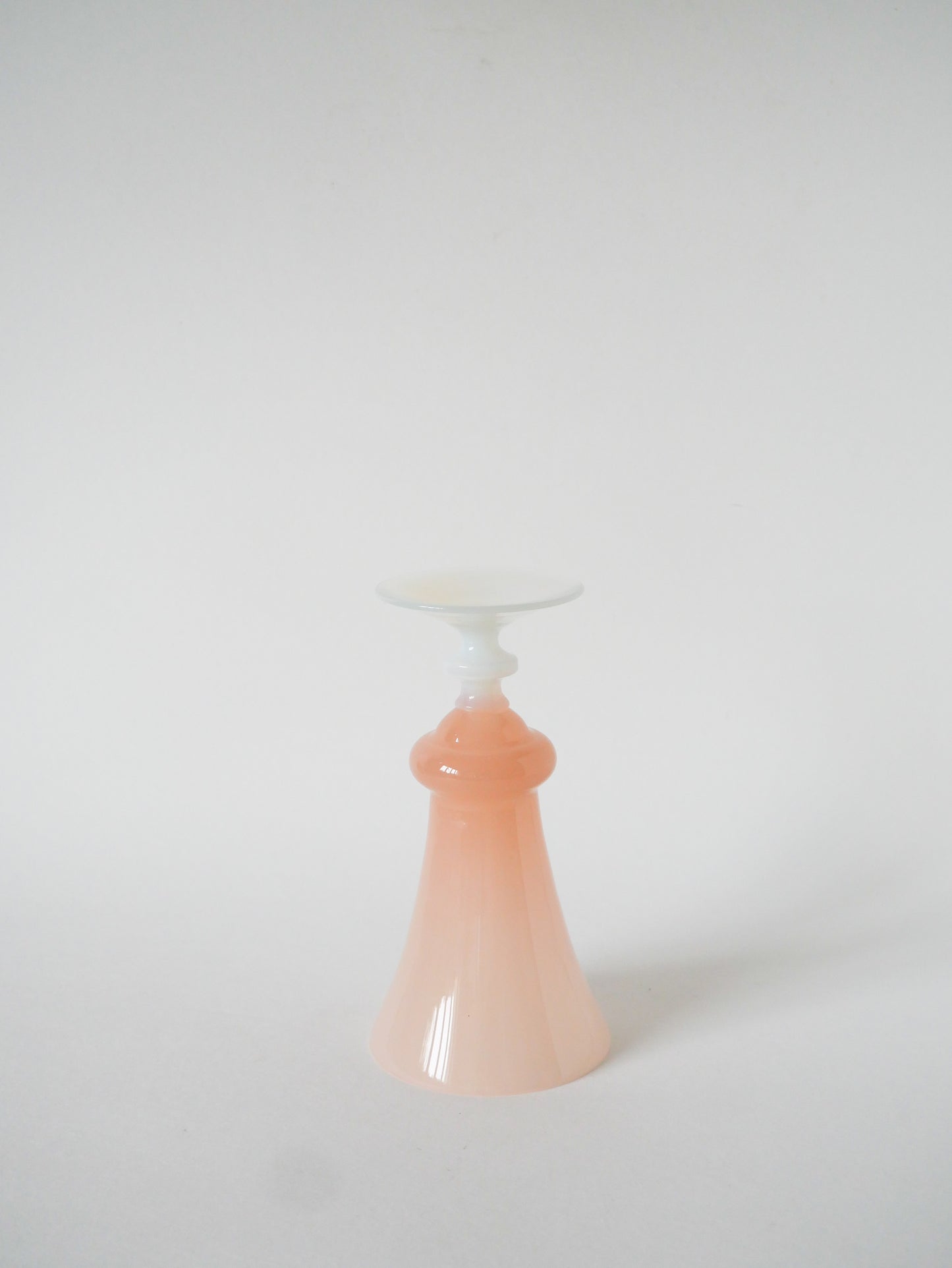 Vase en opaline, Rose à pieds Blanc, 1960