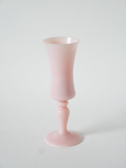 Petit vase en opaline, Rose Bonbon, 1960