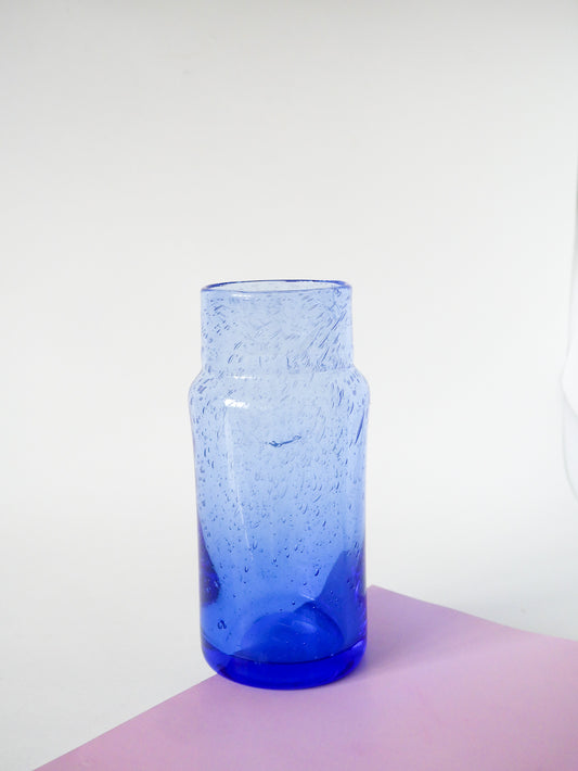 Vase en verre bullé, Style Biot, Bleu Klein, 1970