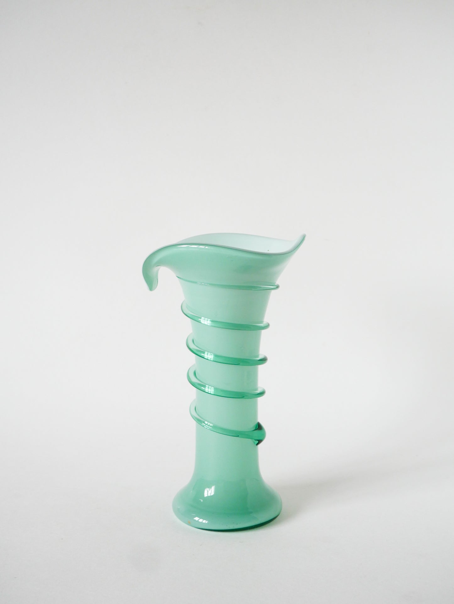 Vase en opaline style Murano, travaillé, Vert d'Eau, 1960