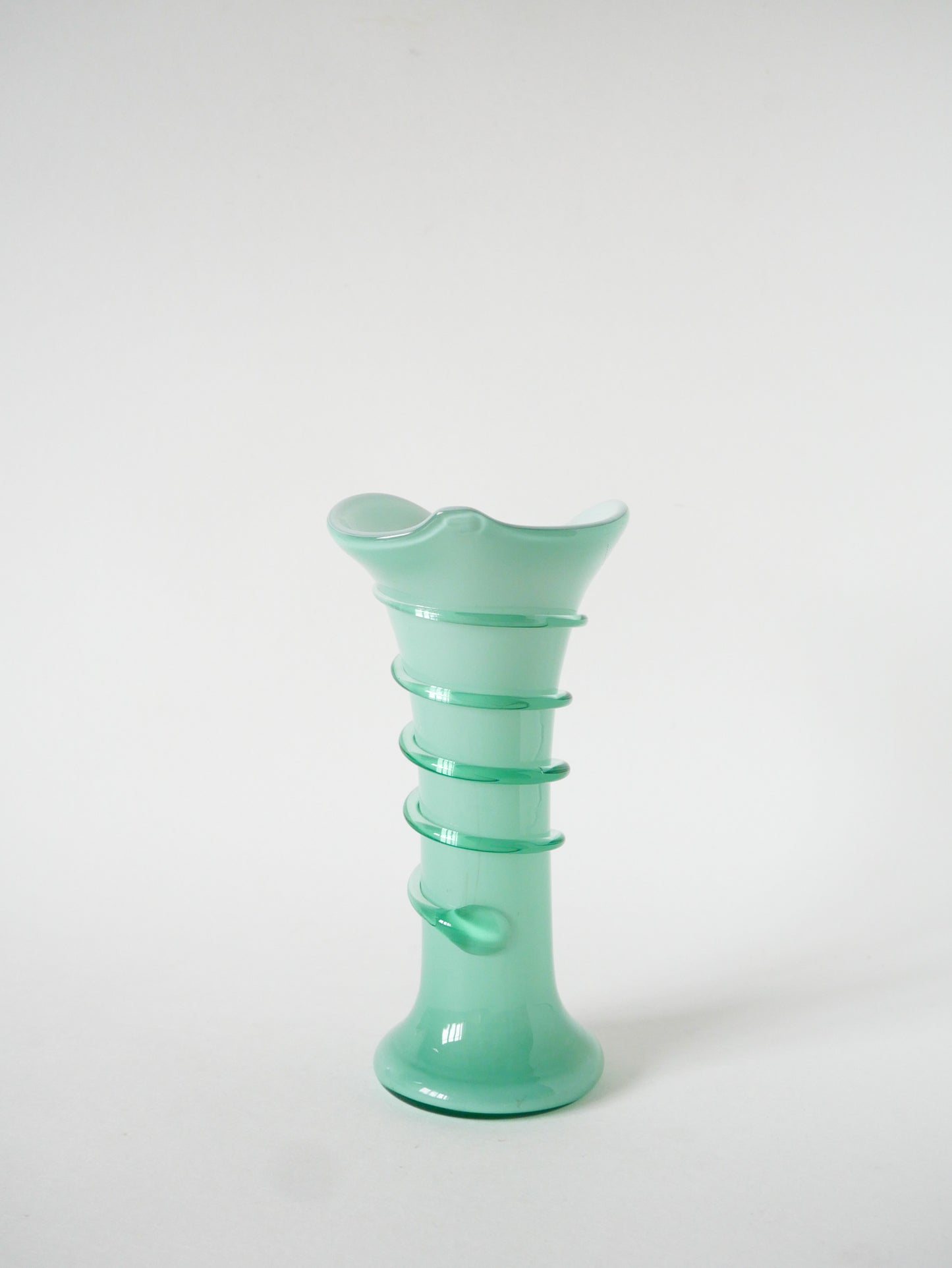 Vase en opaline style Murano, travaillé, Vert d'Eau, 1960