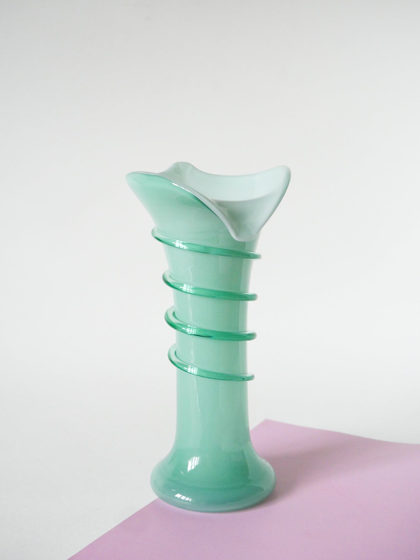 Vase en opaline style Murano, travaillé, Vert d'Eau, 1960