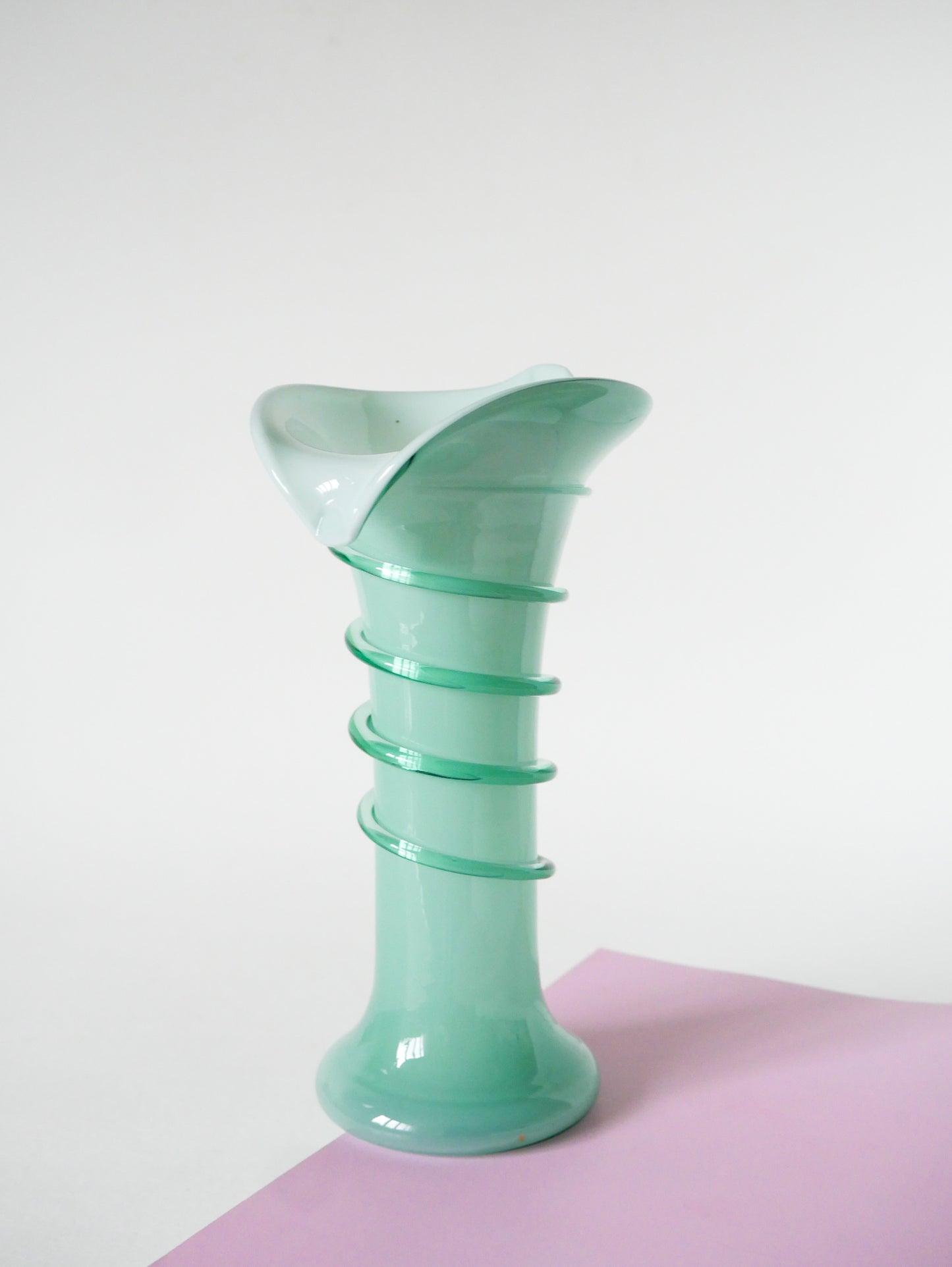 Vase en opaline style Murano, travaillé, Vert d'Eau, 1960