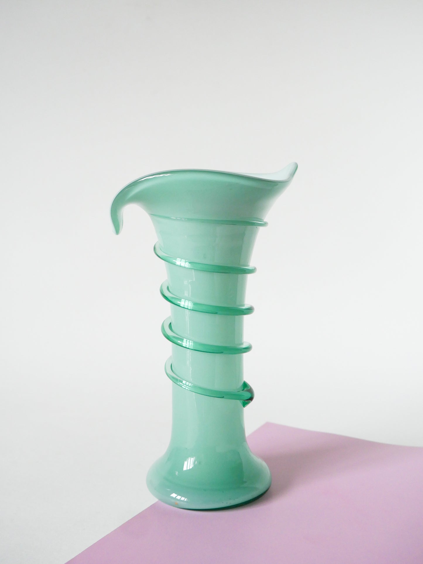 Vase en opaline style Murano, travaillé, Vert d'Eau, 1960