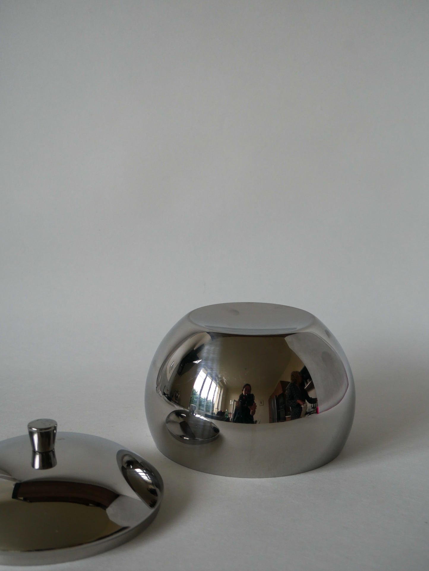 Boîte pomme en inox Design Italie 1970