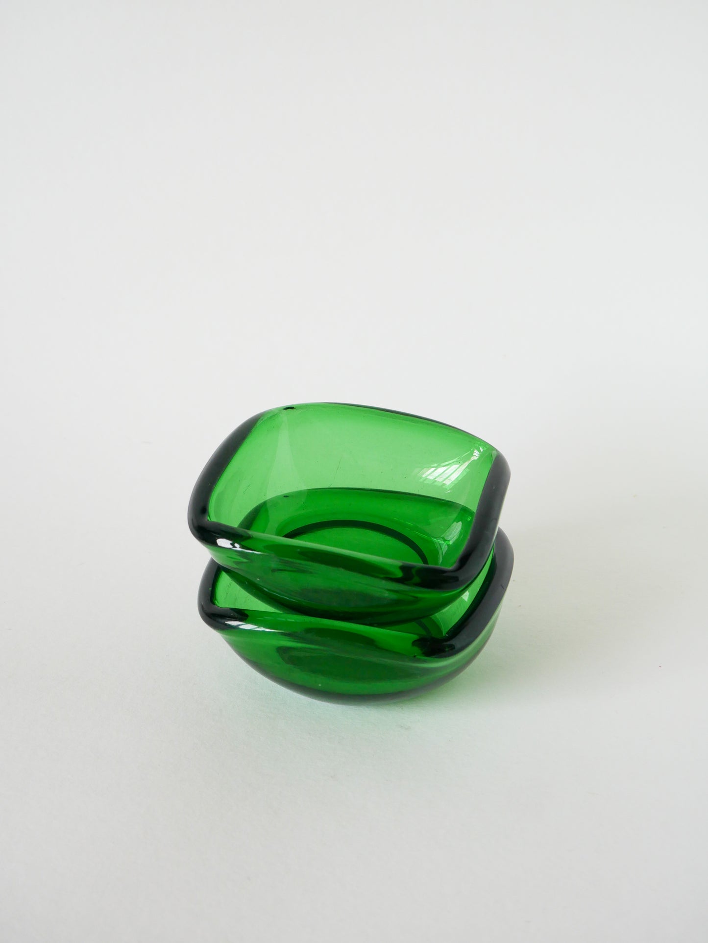 Paire de vide-poches en verre coloré vert, dans le goût de Murano, 1970