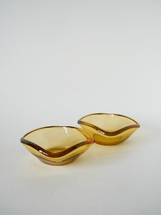 Paire de vide-poches en verre coloré jaune, dans le goût de Murano, 1970