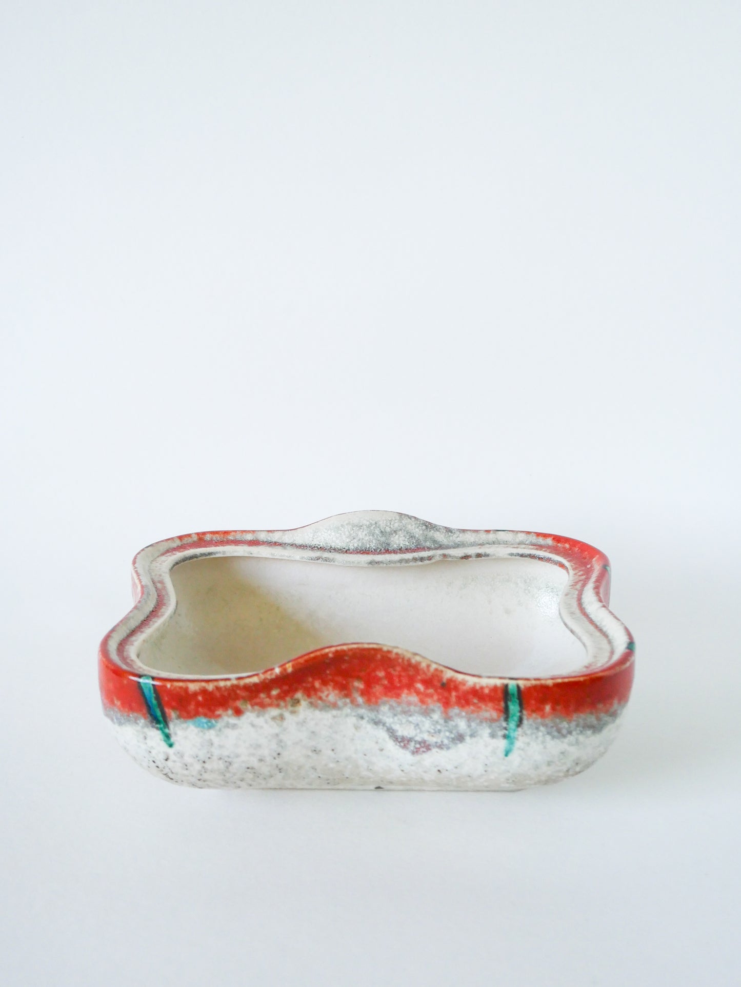 Grande boîte en céramique, blanc, orange et bleu, Fat Lava, Design, 1970