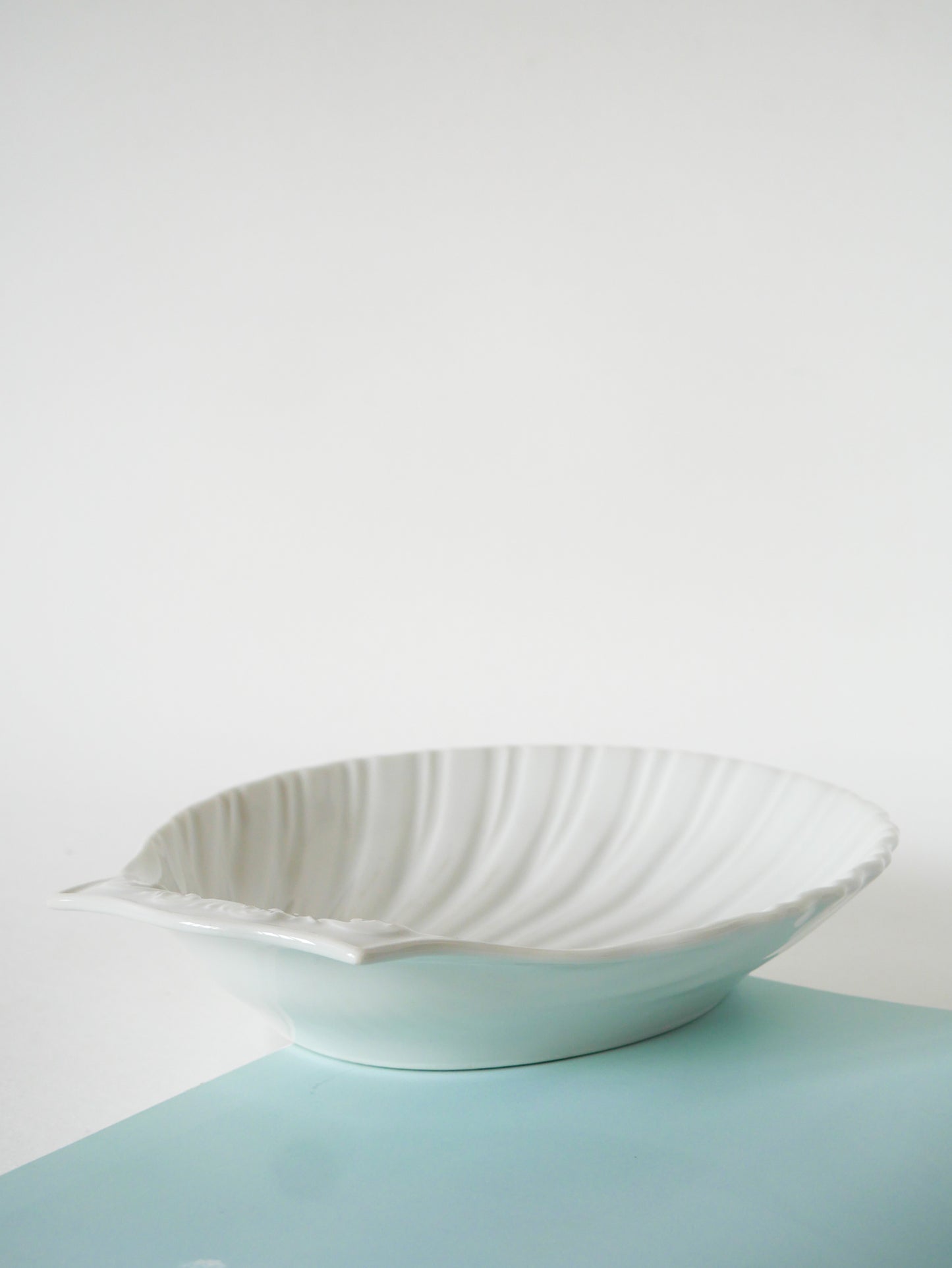 Coupe en céramique Coquillage, Blanc, 1970