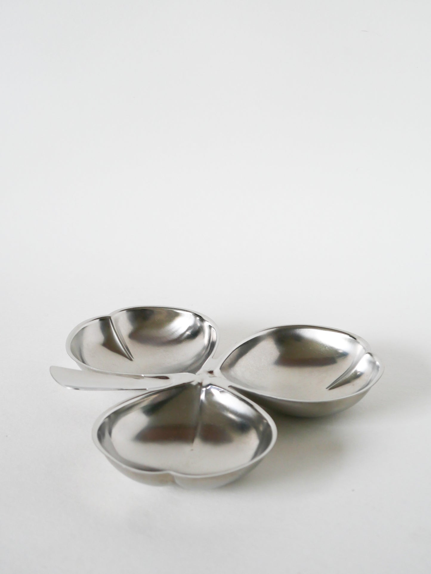 Vide-poche en inox modèle Trèfle, Design, 1970