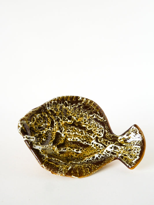 Grand vide-poche en céramique forme poisson, Marron et Jaune, Vallauris, 1970