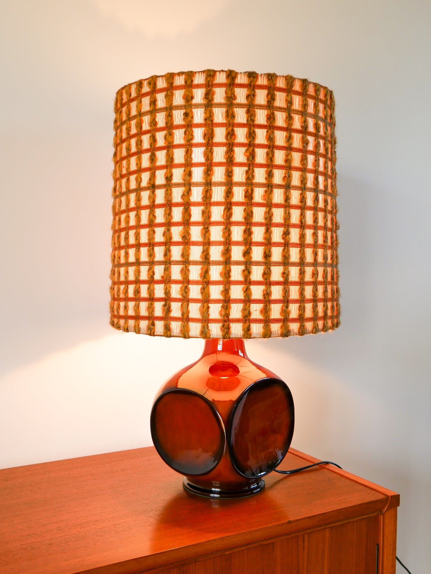 Lampe en céramique et abat-jour en laine tissé, Design, 1970