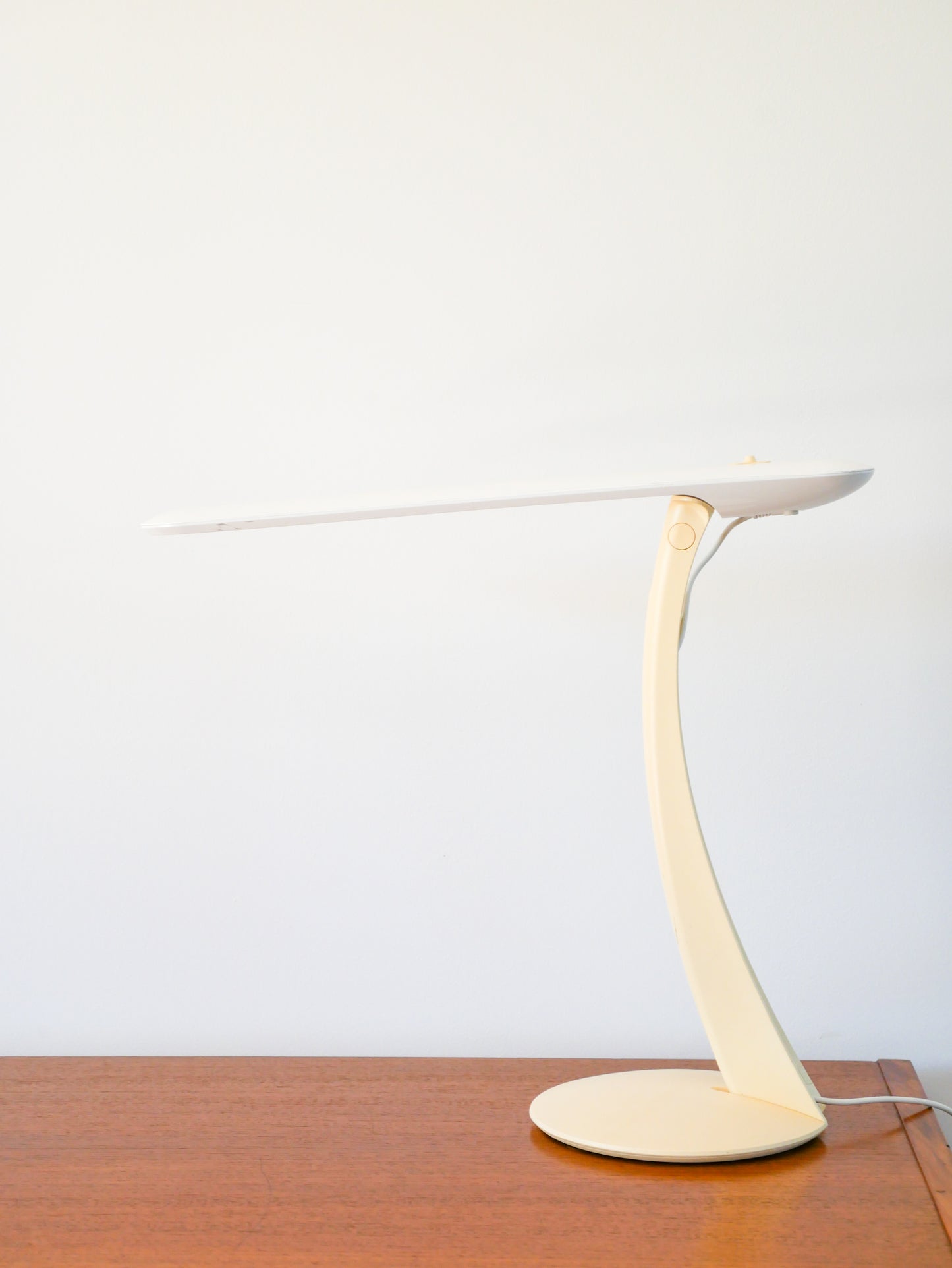 Lampe toucan en plastique, Design, 1980