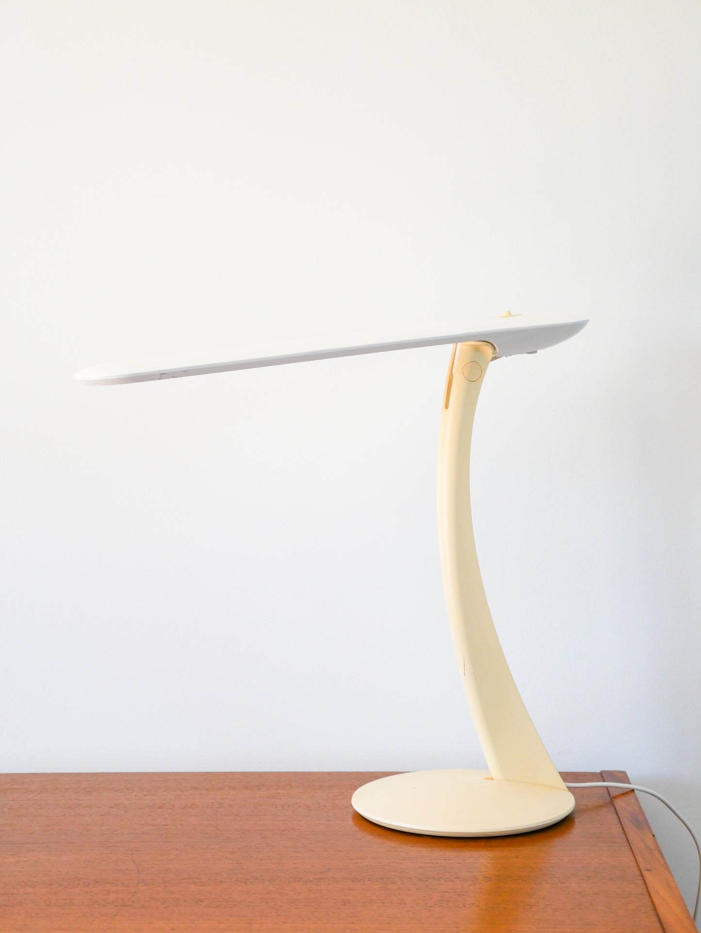 Lampe toucan en plastique, Design, 1980