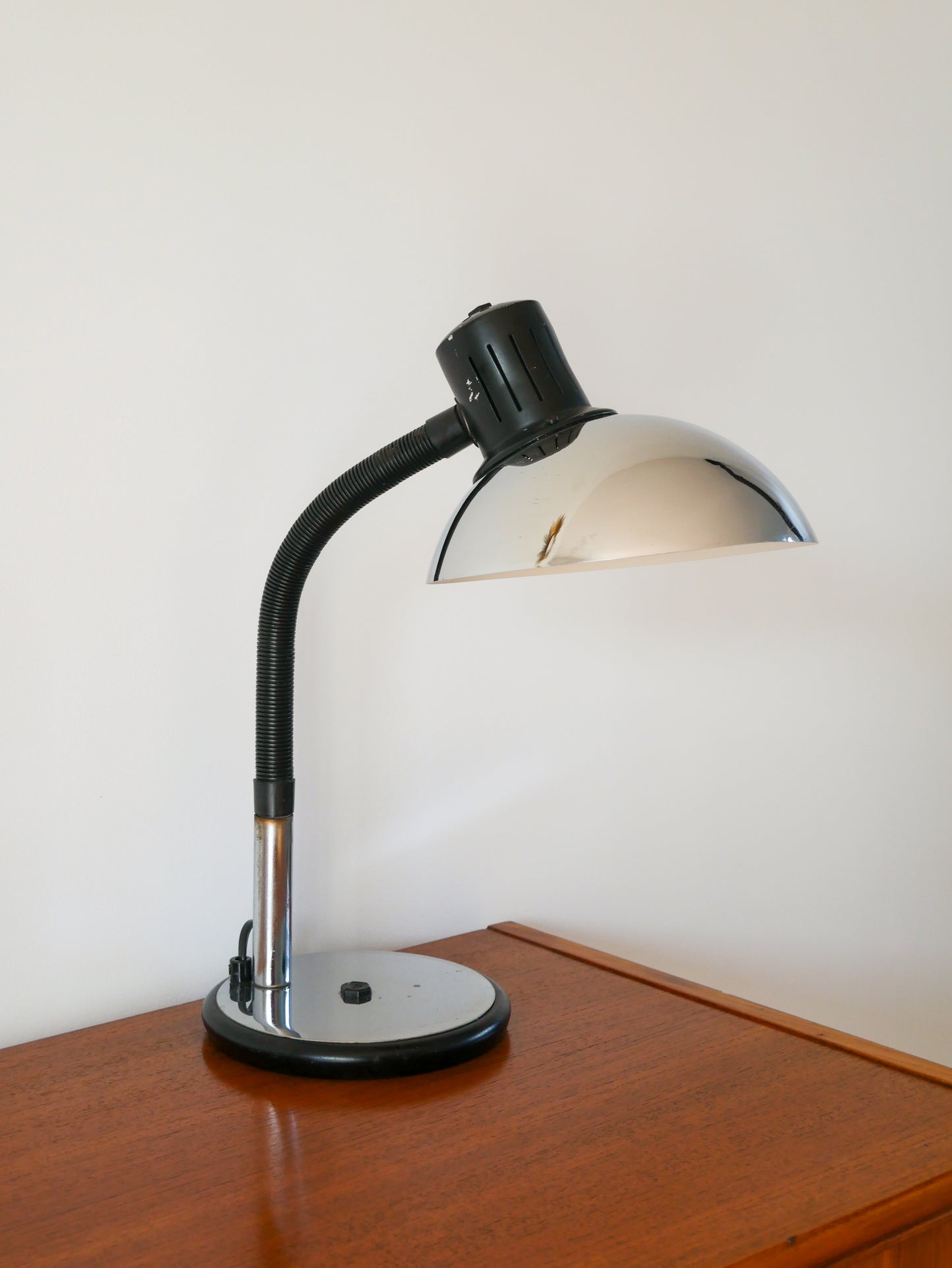 Lampe de bureau orientable en métal Chromé, Aluminor, Design, 1970