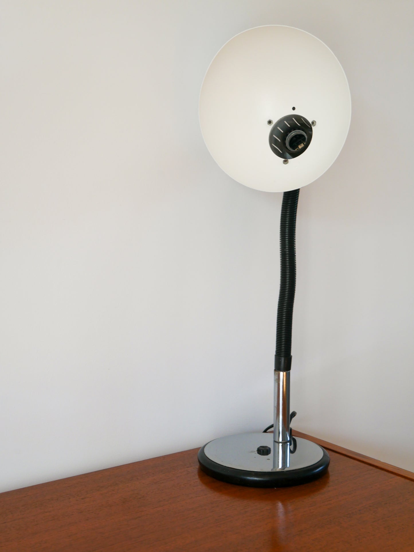 Lampe de bureau orientable en métal Chromé, Aluminor, Design, 1970