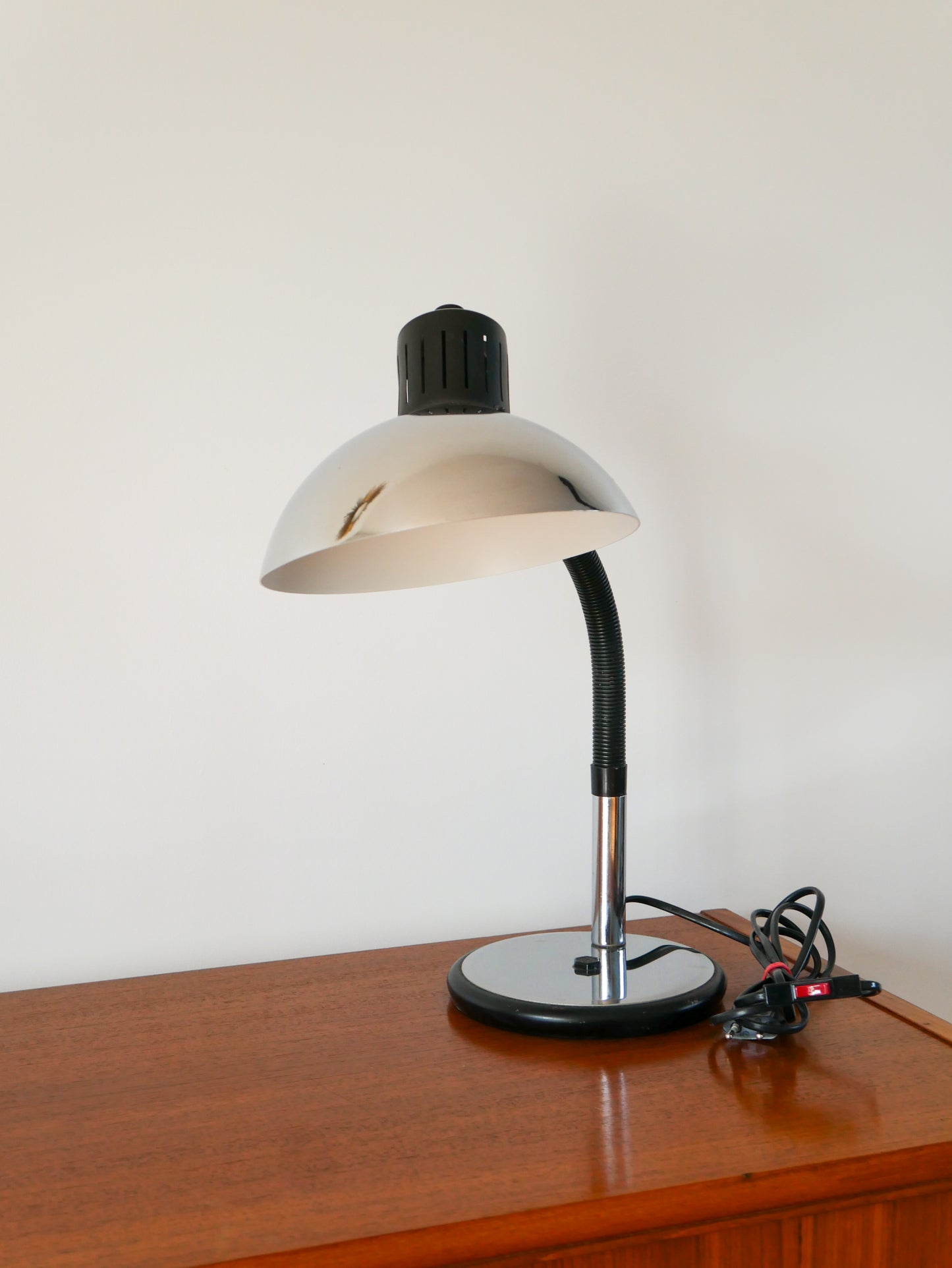 Lampe de bureau orientable en métal Chromé, Aluminor, Design, 1970