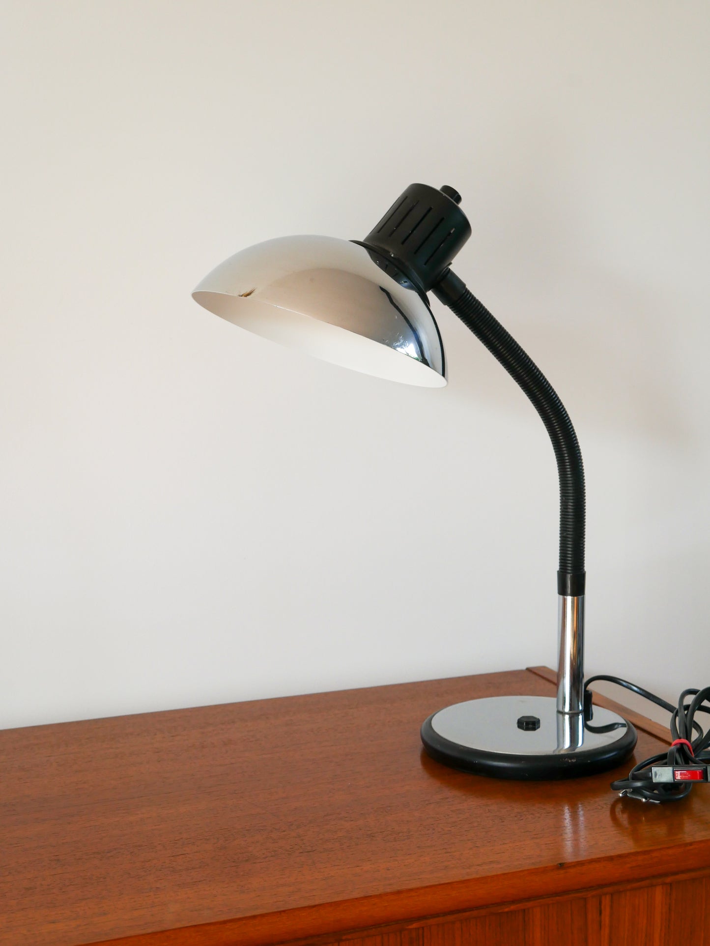 Lampe de bureau orientable en métal Chromé, Aluminor, Design, 1970