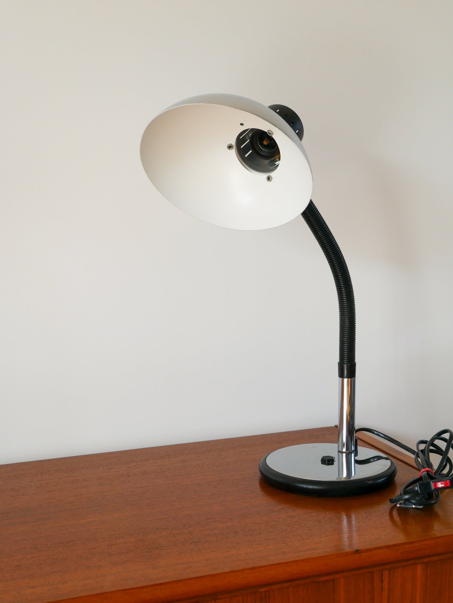 Lampe de bureau orientable en métal Chromé, Aluminor, Design, 1970