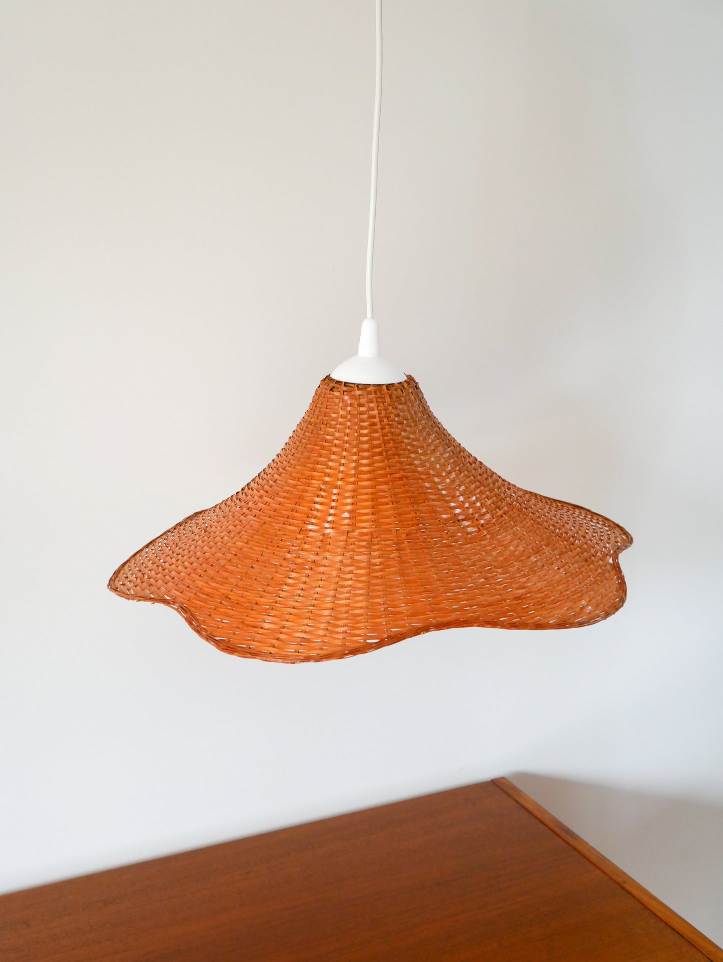 Suspension lotus en rotin et bambou scandinave beige foncé 1970