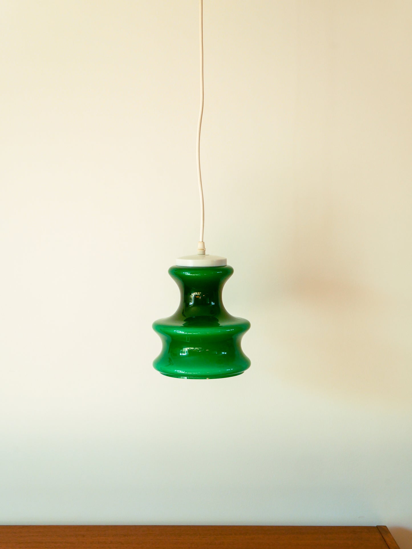 Suspension en opaline vert Design 1970