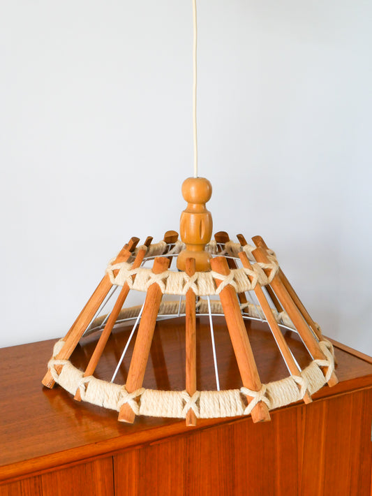 Suspension scandinave en bois et corde, 1960