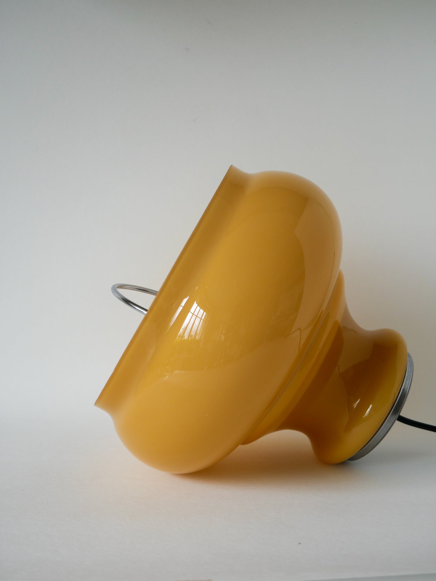 Suspension en opaline jaune avec arc en métal, Design, 1970