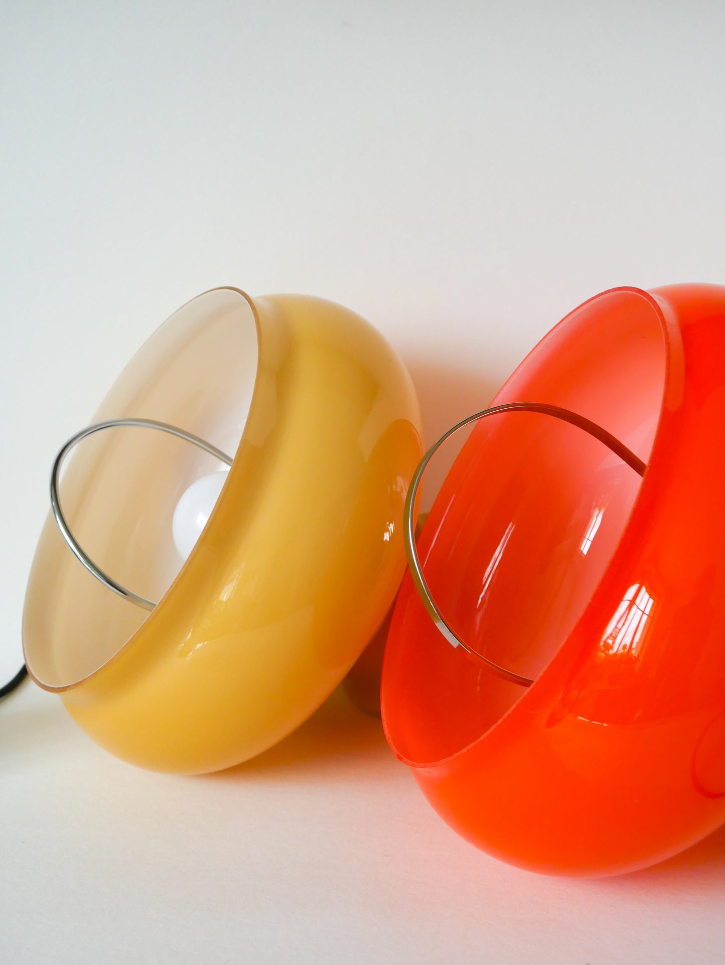 Suspension en opaline orange avec arc en métal, Design, 1970