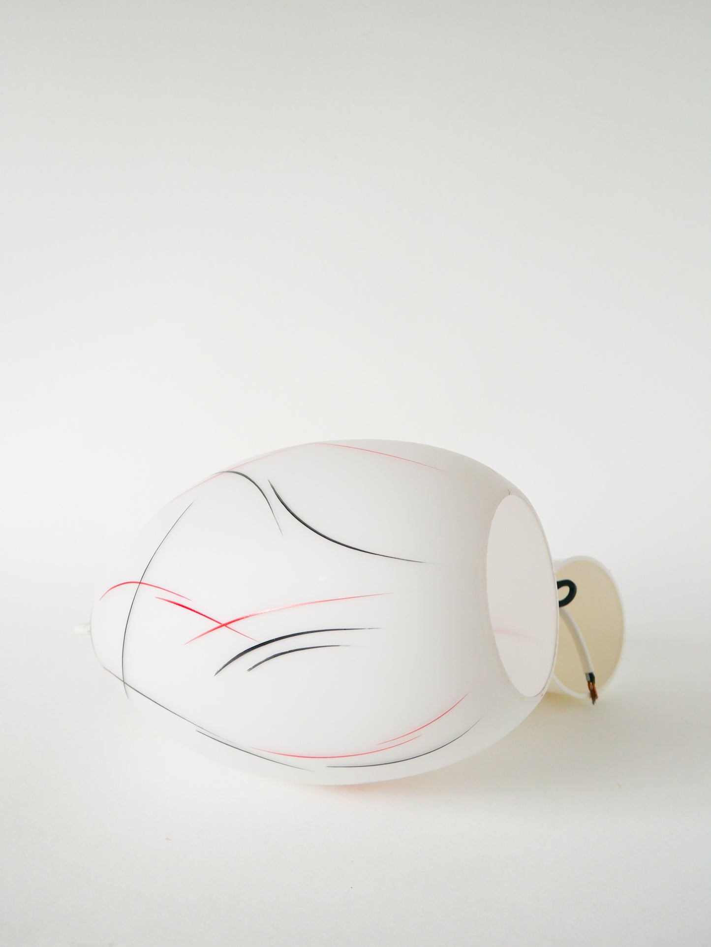 Suspension ovale en opaline Mat, formes libres, Blanc Noir et Rouge, Design Scandinave, 1960