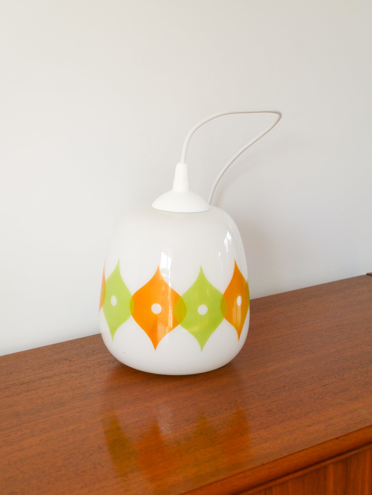 Suspension globe en opaline, à motifs psyché, Blanc, Vert et Orange, 1970