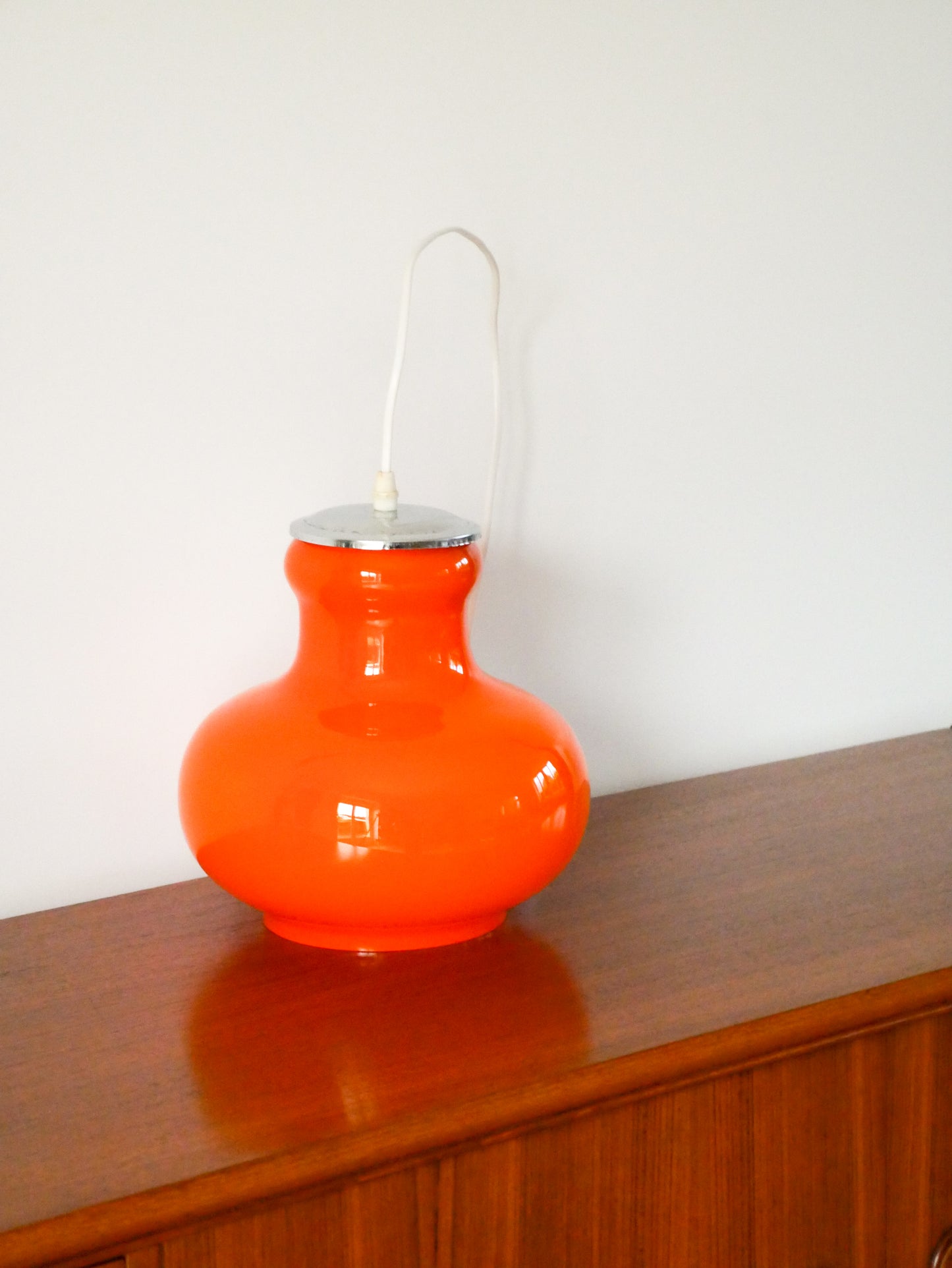 Suspension en opaline et chrome, Orange, Design, 1970