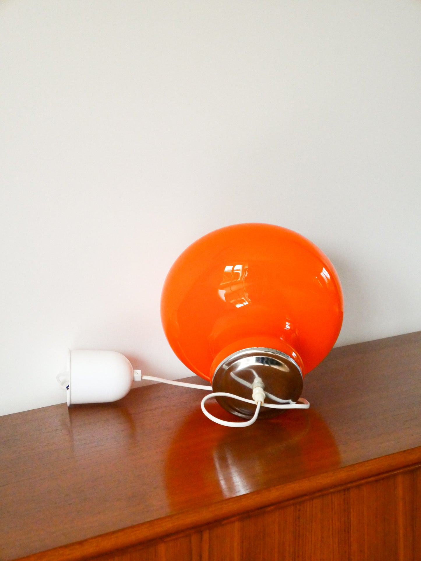 Suspension en opaline et chrome, Orange, Design, 1970