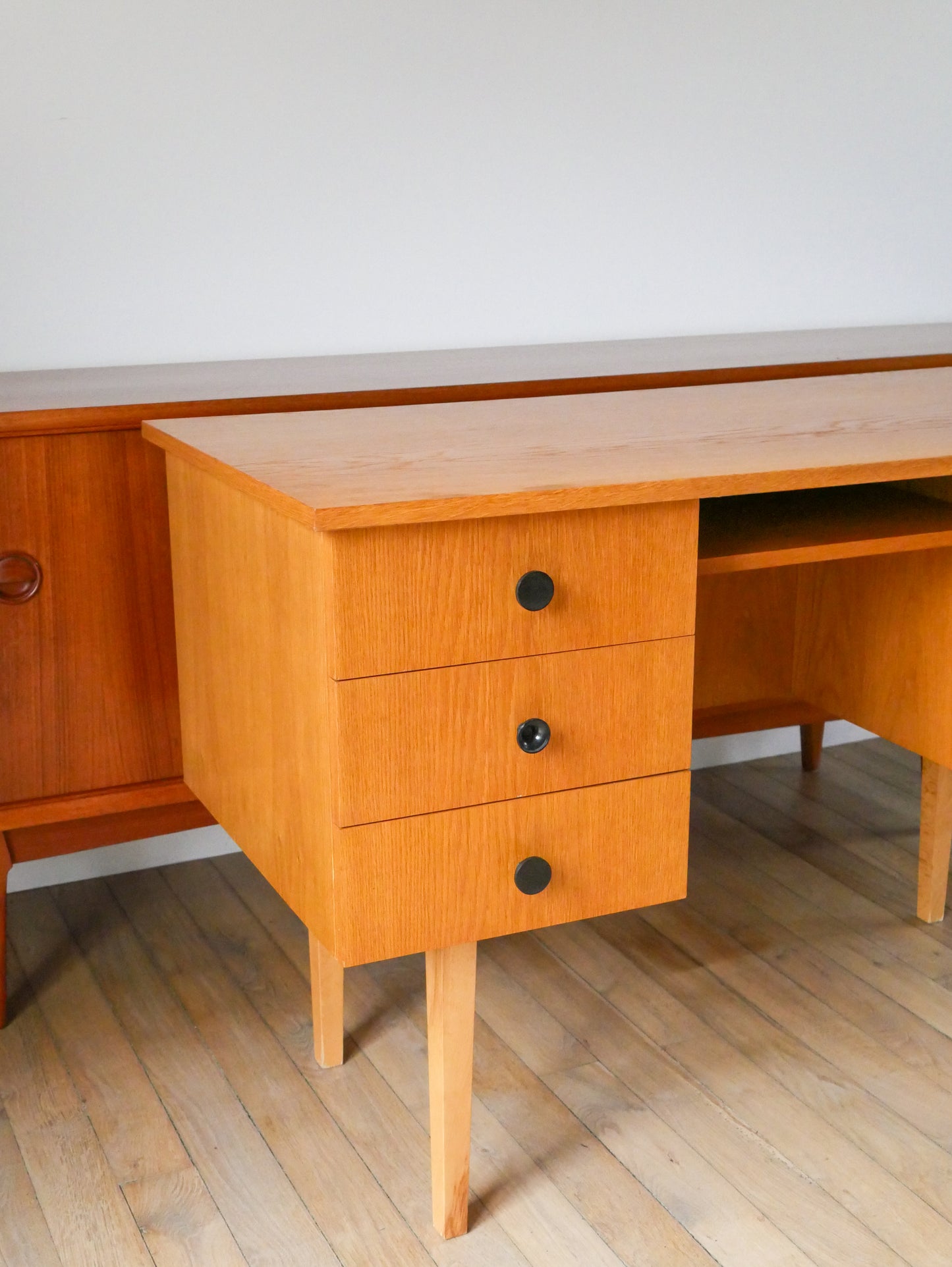 Bureau en placage chêne clair Scandinave Mid-Century, Design, 1950