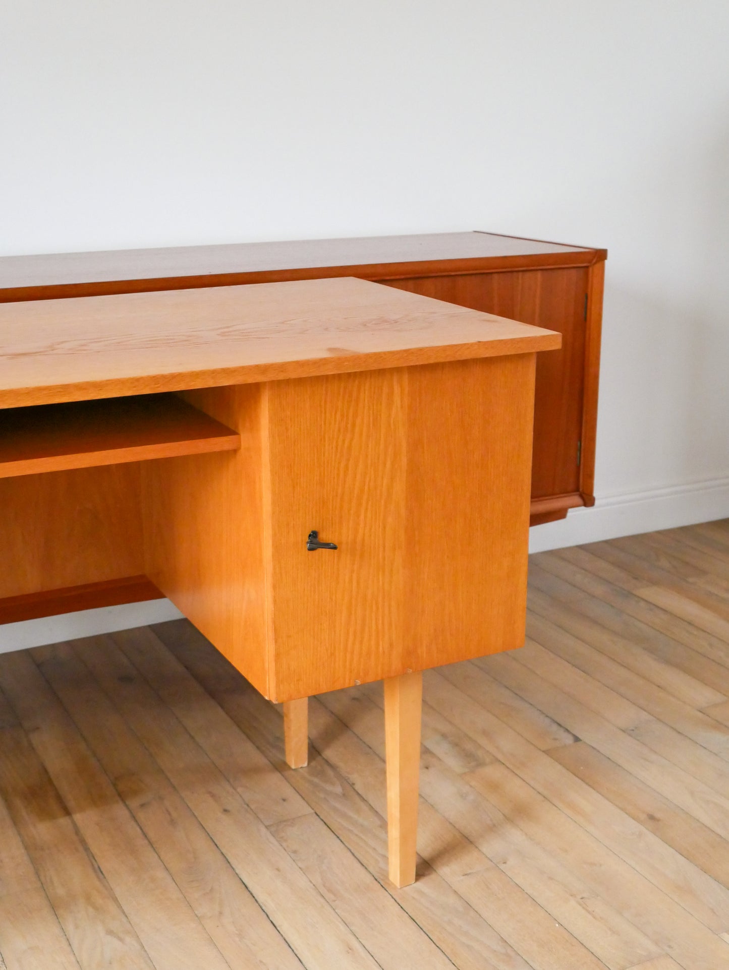 Bureau en placage chêne clair Scandinave Mid-Century, Design, 1950