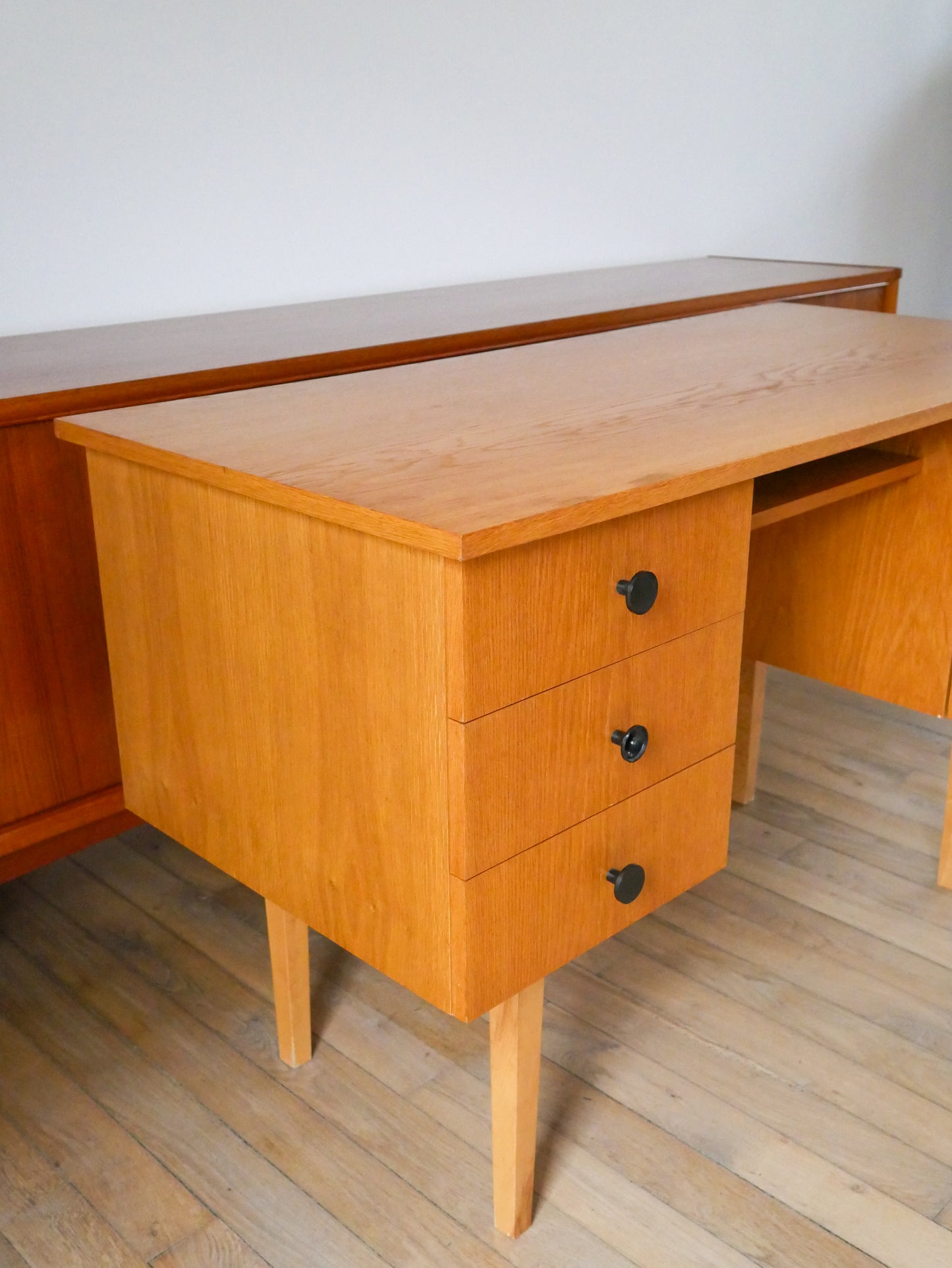 Bureau en placage chêne clair Scandinave Mid-Century, Design, 1950